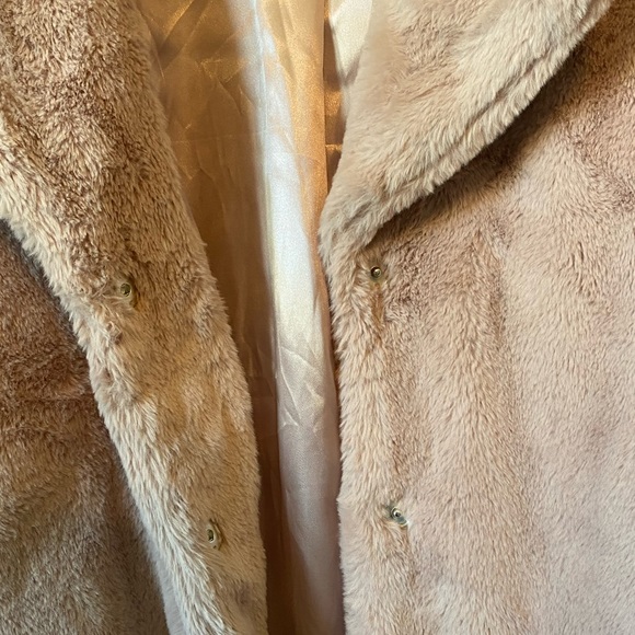 J2 Fuzzy Faux Fur Light Pink Teddy Jacket Size Medium - Picture 4 of 6